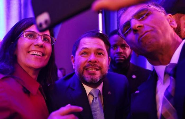 In Arizona, il democratico Ruben Gallego conquista un lealista di Trump e diventa il primo senatore latinoamericano dello stato