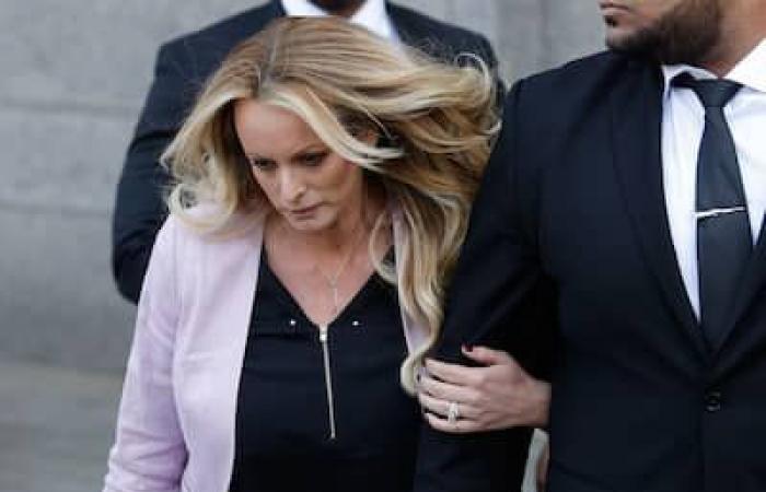 Caso Stormy Daniels: la decisione del giudice rinviata al 19 novembre