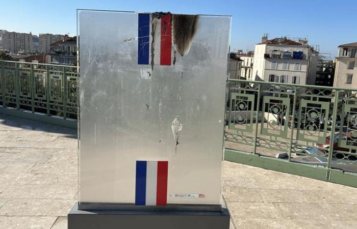 Arrestato a Marsiglia un senzatetto sospettato di aver deturpato la stele dell'attentato alla stazione Saint-Charles