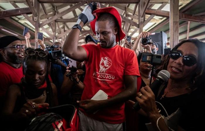 Rodrigue Petitot, figura del movimento contro il carovita, arrestato a Fort-de-France