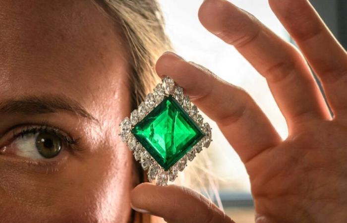 ‘Aga Khan Emerald’ diventa il gioiello più costoso del mondo