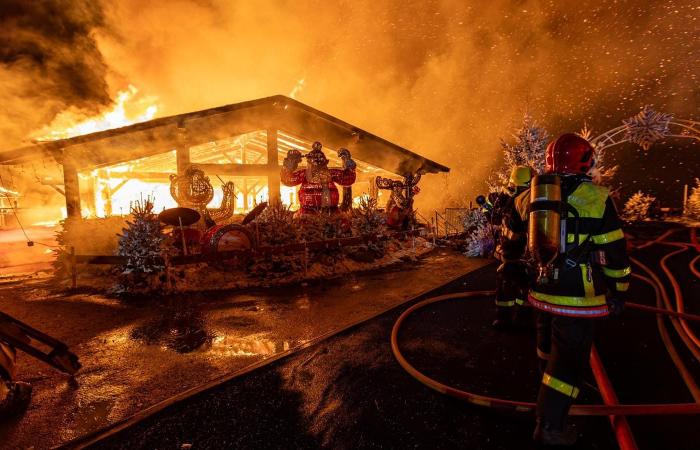 un incendio devasta il villaggio natalizio di Barcarès