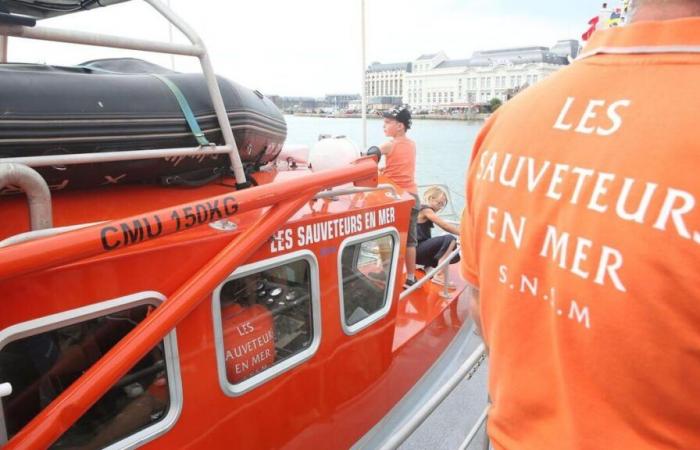 Canale: quattro persone, tra cui una bambina, salvate in mare dopo diversi giorni alla deriva