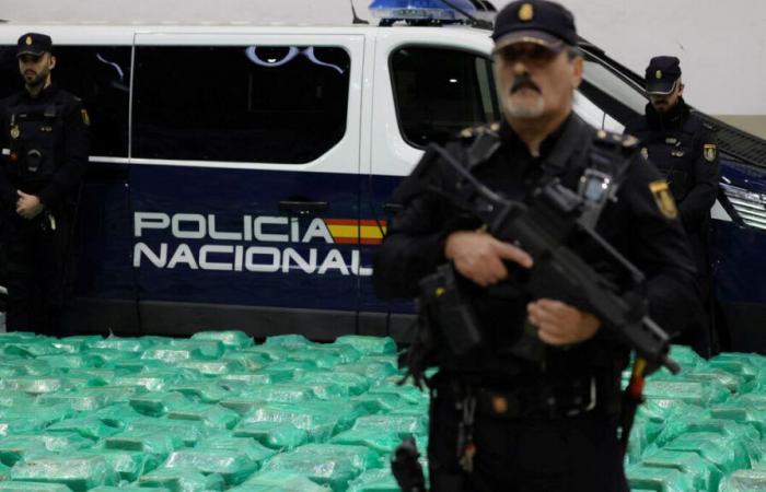 Ha nascosto tra le sue mura 20 milioni di euro: un agente di polizia incarcerato in Spagna per presunti legami con i narcotrafficanti