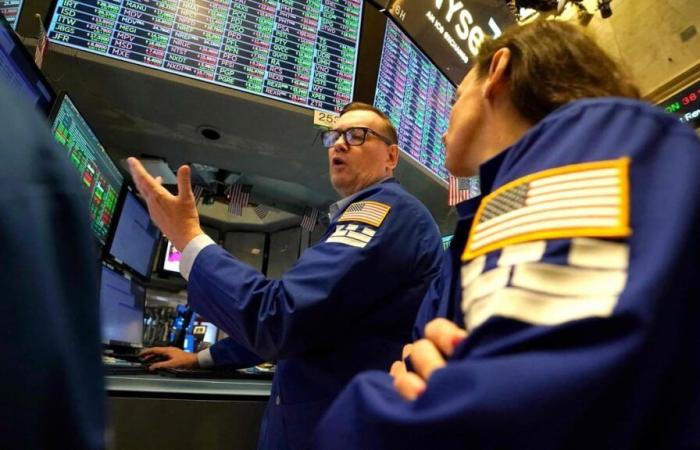 Wall Street apre in ribasso, riprende fiato dopo nuovi record