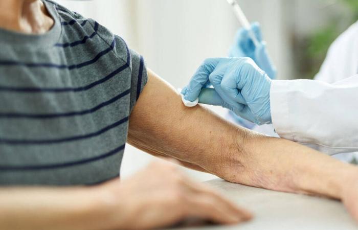 Influenza e Covid-19: il Paese avvia una campagna vaccinale congiunta