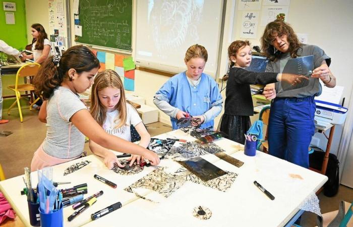 A Plougasnou gli studenti realizzano un mostro marino per il festival della Baia dei Libri [En images]