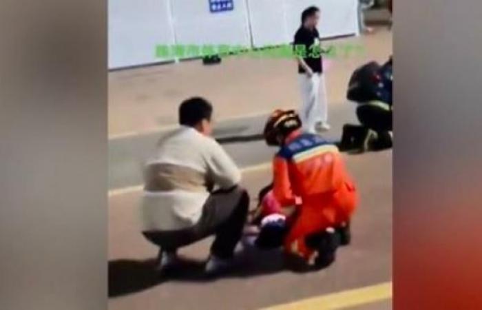 Cina: 35 persone uccise e 43 ferite dopo che un’auto si è schiantata sulla folla vicino al centro sportivo di Zhuhai, nel sud del paese – Arrestato l’autista