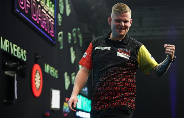 De Decker e Joyce stordiscono Smith e Van Gerwen al Grand Slam of Darts