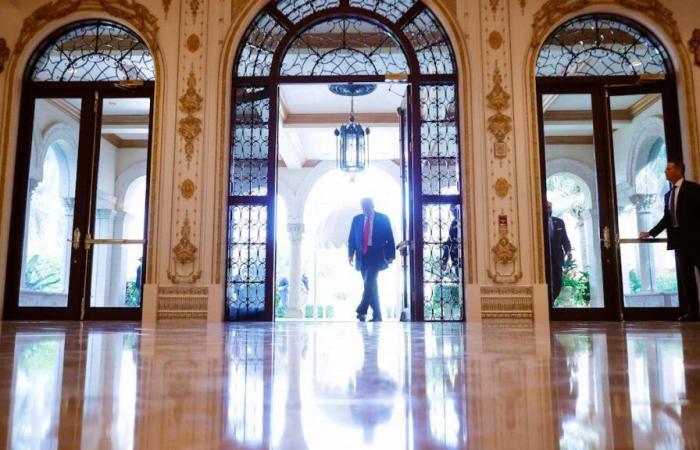 Donald Trump ha allestito una finta stanza della guerra a Mar-a-Lago