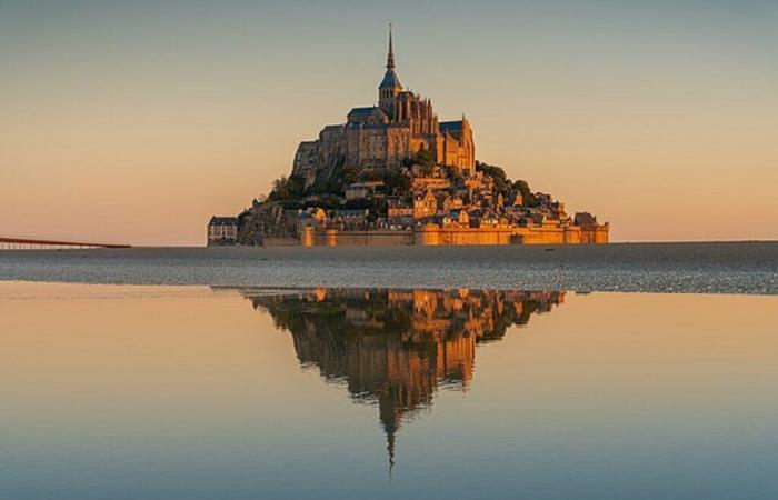 uno dei monumenti francesi più famosi presto raggiungibile a basso costo da Parigi