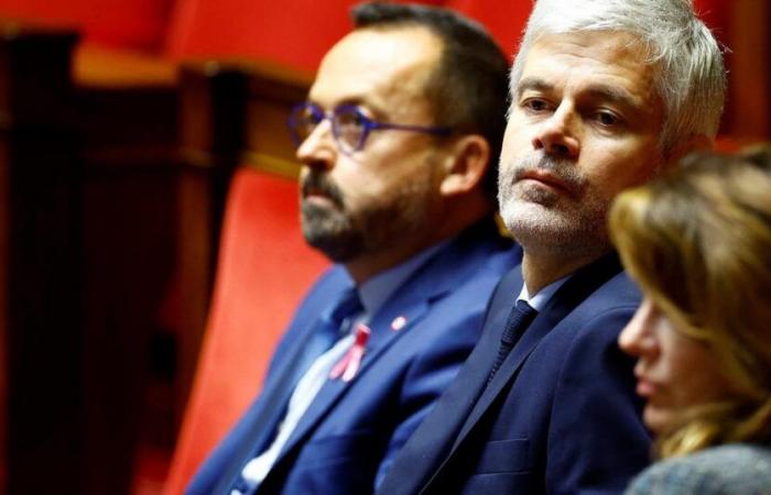 la rivalutazione annunciata si trasforma in una guerra di comunicazione tra Wauquiez e Attal