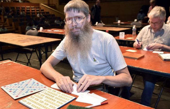 Scrabble: un neozelandese diventa campione di lingua spagnola senza parlare spagnolo, dopo aver vinto senza parlare francese