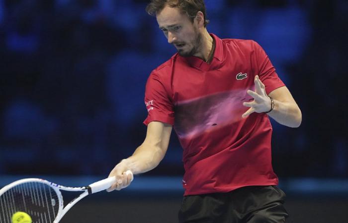 Medvedev rimbalza contro de Minaur