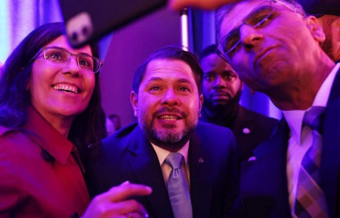 In Arizona, il democratico Ruben Gallego conquista un lealista di Trump e diventa il primo senatore latinoamericano dello stato