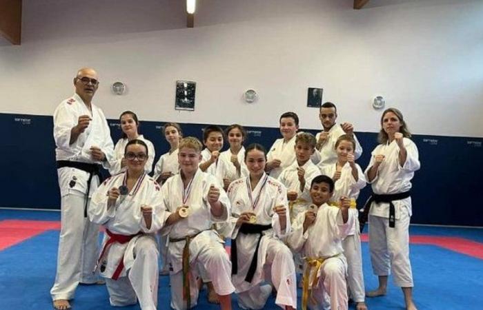 Saint-Sylvestre-sur-Lot. Medaglie e grande partecipazione da parte del club di karate