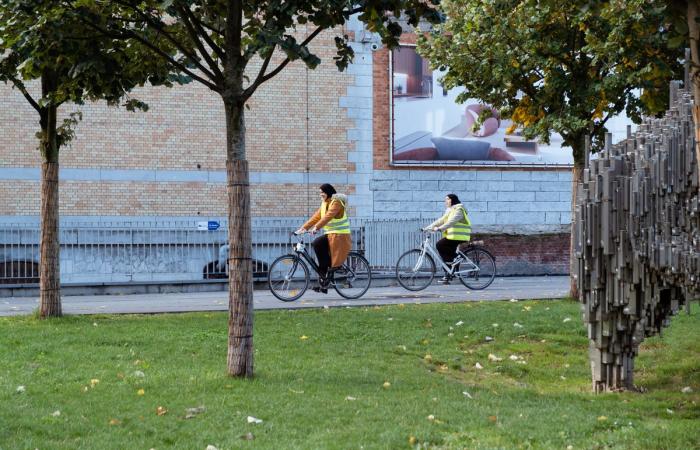 Grazie alle lezioni di ciclismo queste donne si stanno riappropriando della città