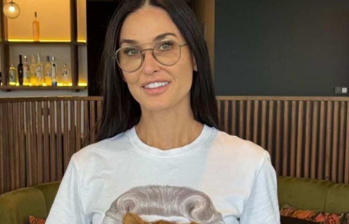 A 62 anni, Demi Moore stupisce su una spiaggia in bikini