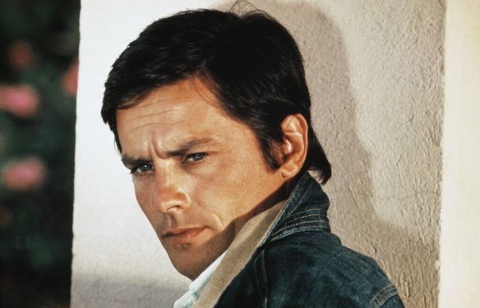 Alain Delon ha voluto assolutamente vietare questo libro, che contiene nuove rivelazioni e non poche allusioni