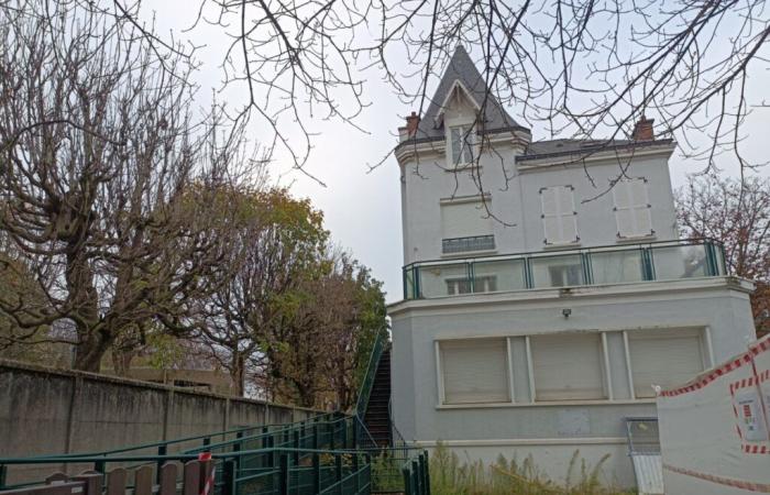 Chi metterà le mani su questo grande edificio vuoto “idealmente situato” in un parco degli Yvelines?