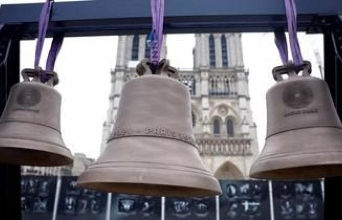 Emmanuel Macron pronuncerà il suo discorso in piazza, e non nella cattedrale