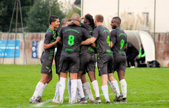 Questa squadra di calcio della Senna e Marna vince finalmente la sua prima partita della stagione