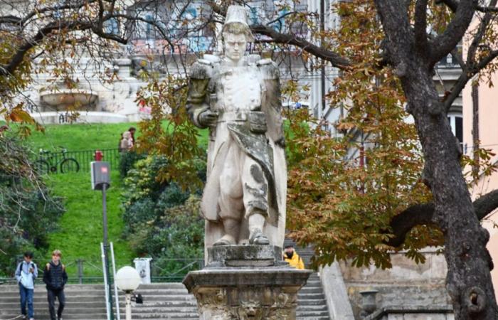 La statua del sergente Blandan a Lione è in prestito?