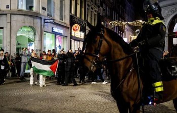 diverse decine di attivisti filo-palestinesi arrestati durante una manifestazione vietata ad Amsterdam