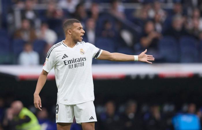 Trasferimenti: Kylian Mbappé firma per il PSG, denunciato un errore