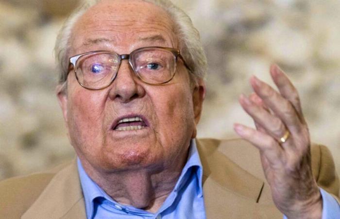 Francia: 96 anni, Jean-Marie Le Pen è ricoverato in ospedale