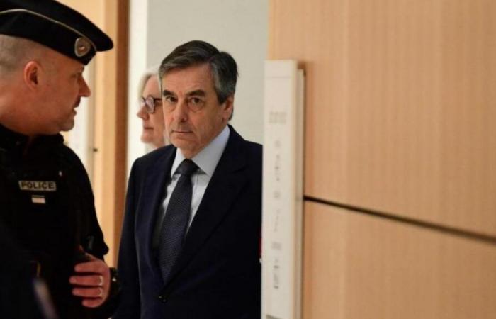 Lavori fittizi: François Fillon propone di versare 700.000 euro all'Assemblea nazionale