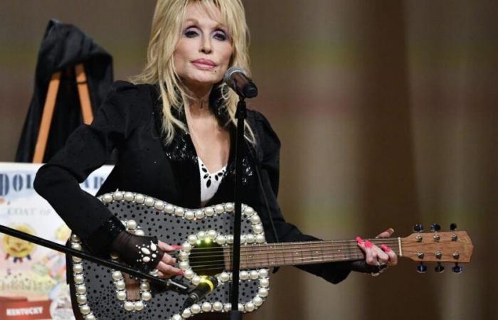 Dolly Parton canta la storia della sua famiglia in “Smoky Mountain DNA”. Dice che è il suo 'album preferito' | App