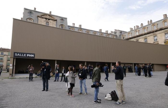 “L'edificio è crollato all'interno, dietro la facciata”, gli esperti al timone