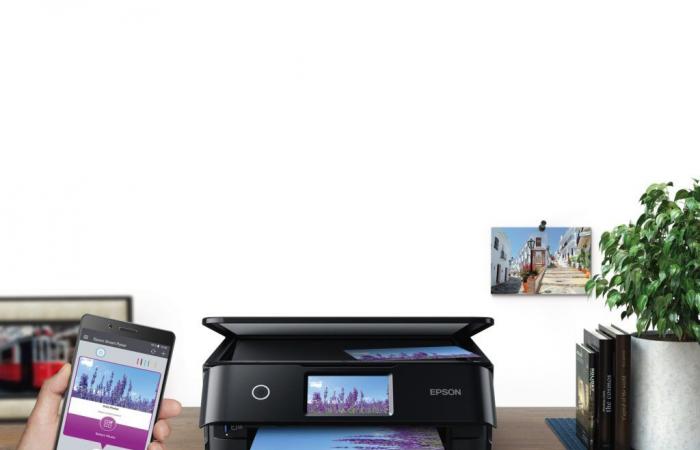 Epson presenta la sua nuova stampante Expression XP-8800 con touch screen a colori