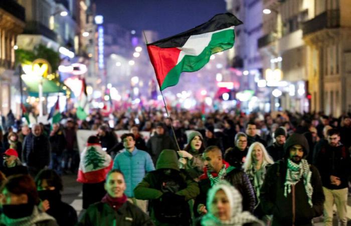 Parigi: migliaia di persone manifestano per la Palestina e contro un gala a sostegno di Israele