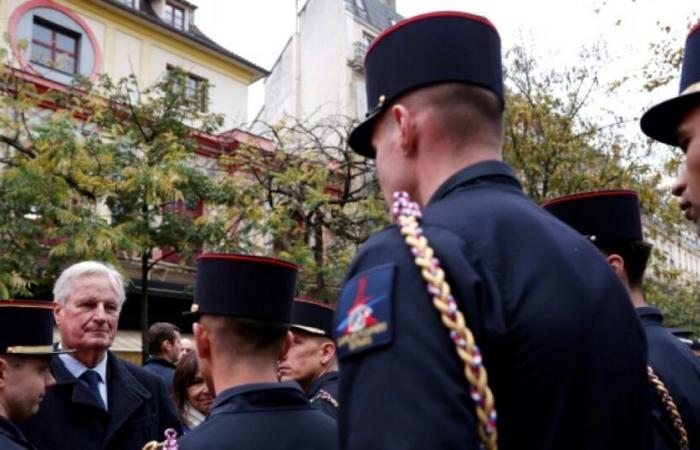 Parigi rende omaggio alle vittime del 13 novembre, alla presenza di Michel Barnier: Attualità