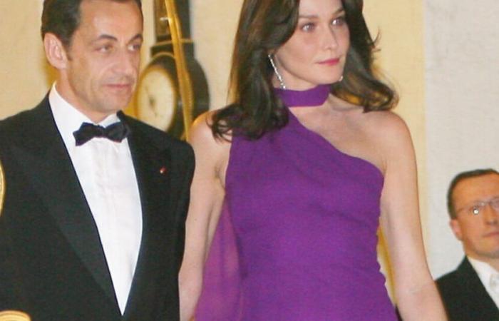 Carla Bruni viziata da Nicolas Sarkozy: svela il suo regalo (molto) romantico per i loro 17 anni d’amore