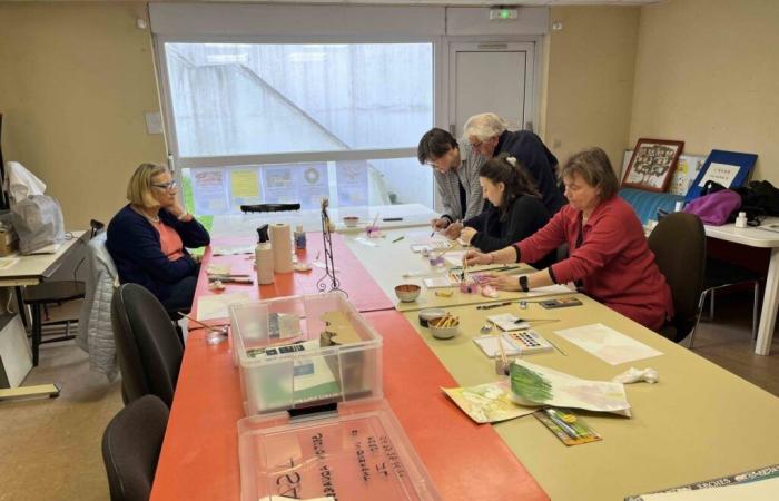 In questa città dell’Eure, un pittore tiene un laboratorio di acquerello gratuito