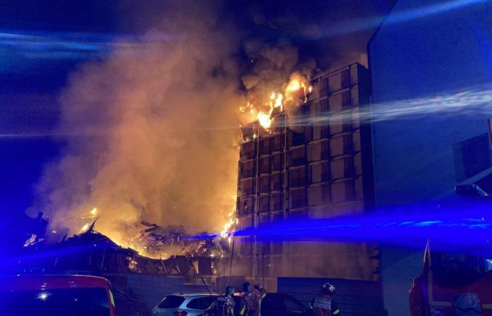 Tre minorenni processati per l’incendio degli edifici “Vetro e Acciaio”.