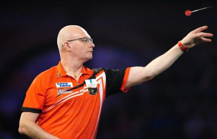 Mansell arriva agli ottavi del Grand Slam of Darts