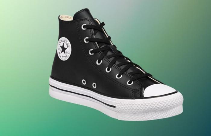 Con un prezzo del genere, questo paio di Converse rischia di esaurirsi prima di quest'inverno