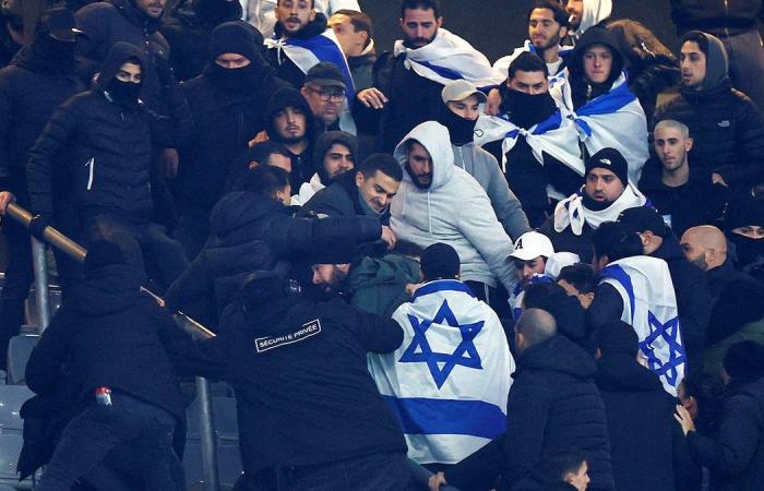 Fischiato l’inno nazionale israeliano, scoppiano tafferugli durante una partita di calcio in Francia: la cronaca