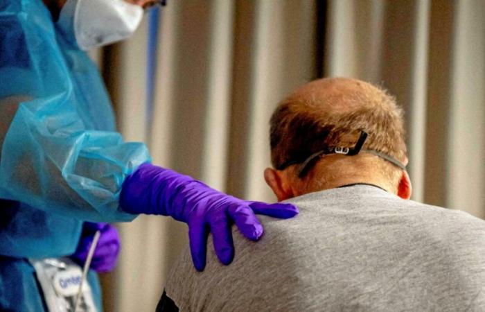 indossare una maschera è obbligatorio negli ospedali dell'Île-de-France