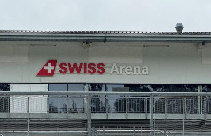 Quattro feriti sul grill a gas della Swiss Arena: incidente durante una partita di hockey su ghiaccio a Kloten