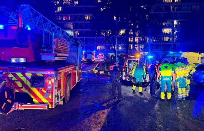 Bruxelles: la prognosi vitale di una persona dopo l’incendio a Uccle (foto)