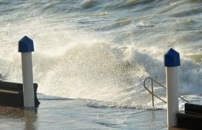 L'alta marea ritorna sulla costa settentrionale