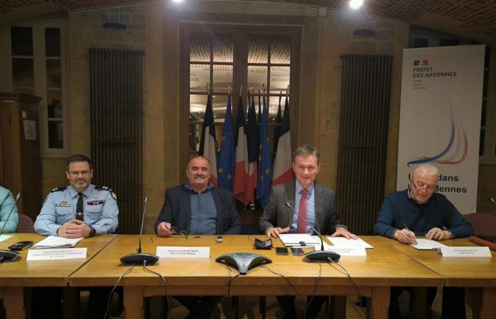 Radio 8 Ardenne | Gli ultimi tre contratti di sicurezza delle Piccole città di domani firmati con la Prefettura delle Ardenne e la Gendarmeria nazionale