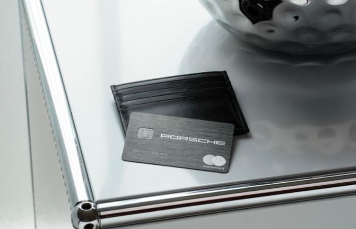 Porsche presenta in Svizzera la sua nuova carta di credito in acciaio inossidabile