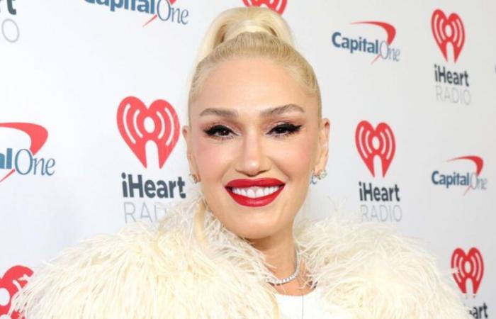 Gwen Stefani: a 55 anni ne guadagna 20 grazie a questo look oversize indossato dalla Gen Z