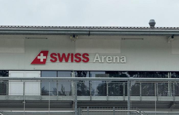 Quattro feriti sul grill a gas della Swiss Arena: incidente durante una partita di hockey su ghiaccio a Kloten